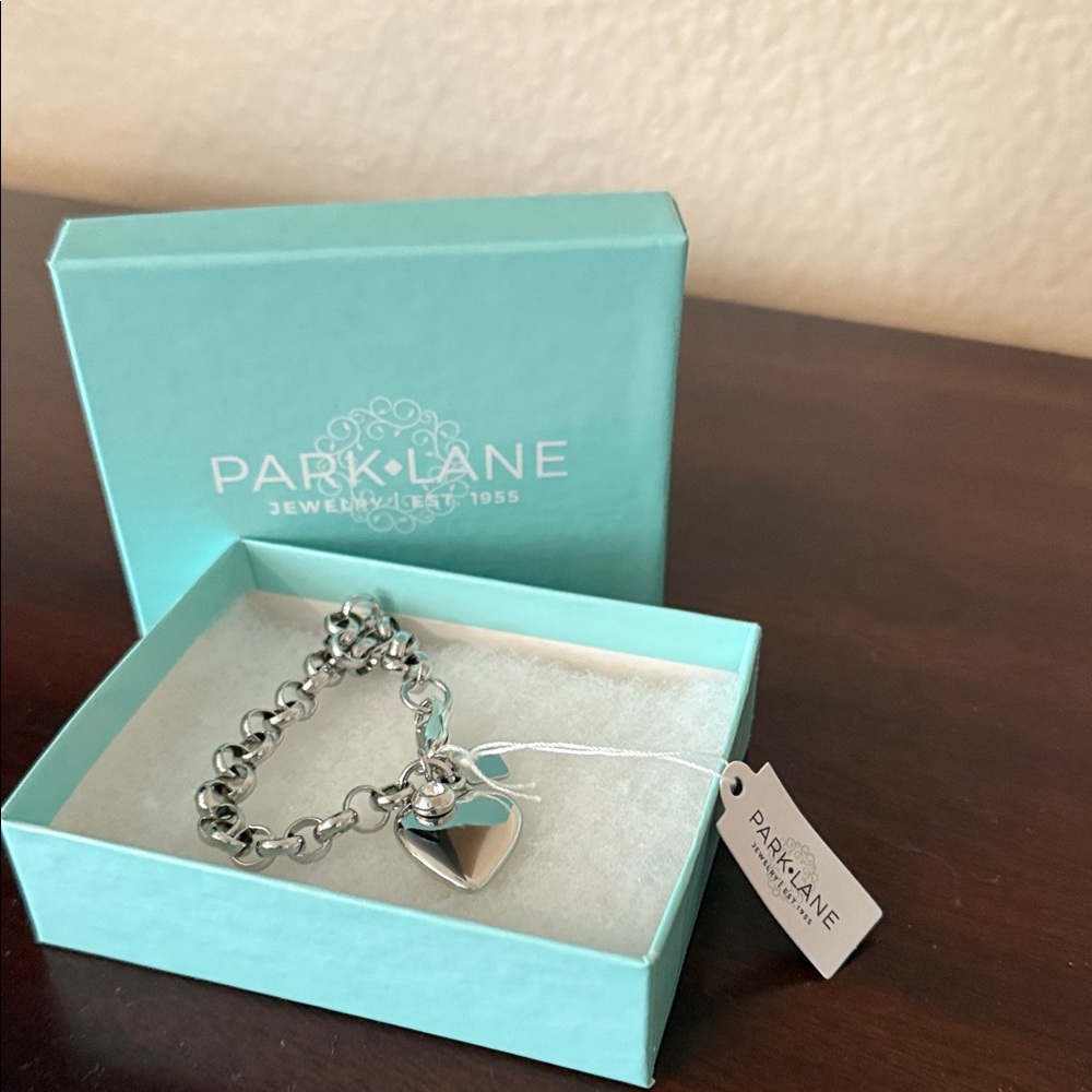 Park Lane Silver Heart Charm Bracelet. NWT and box.
